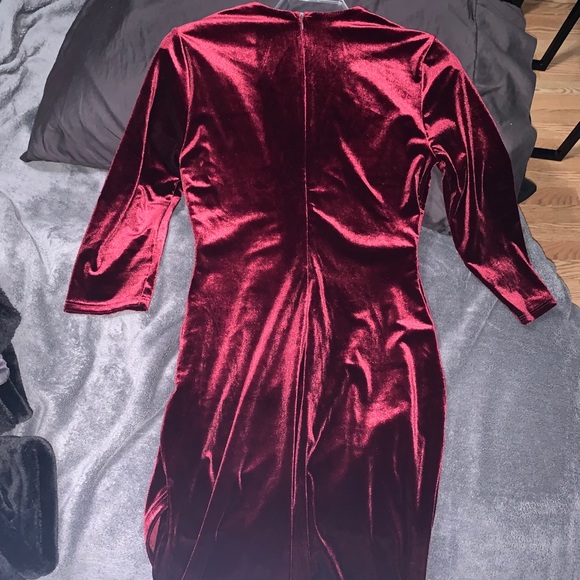 Burgundy Velvet Bodycon Dress - Picture 7 of 8
